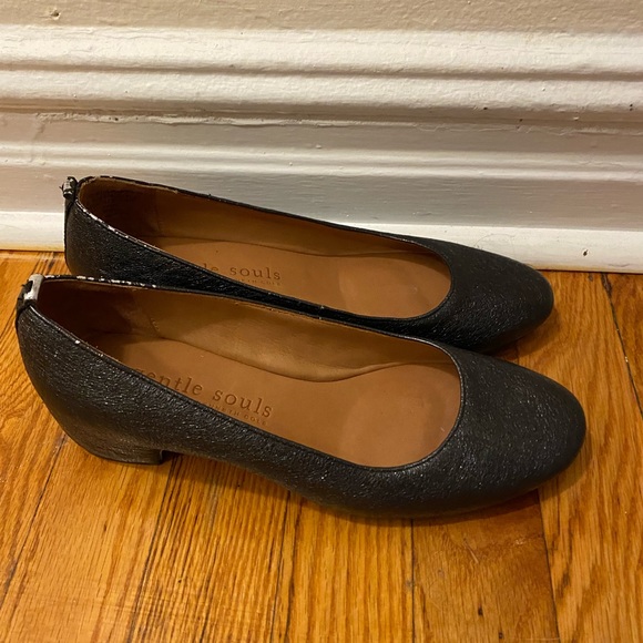 Gentle souls flats - Picture 3 of 7